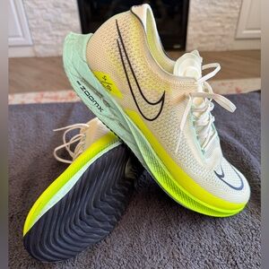 Nike ZoomX Streakfly “Coconut Milk”